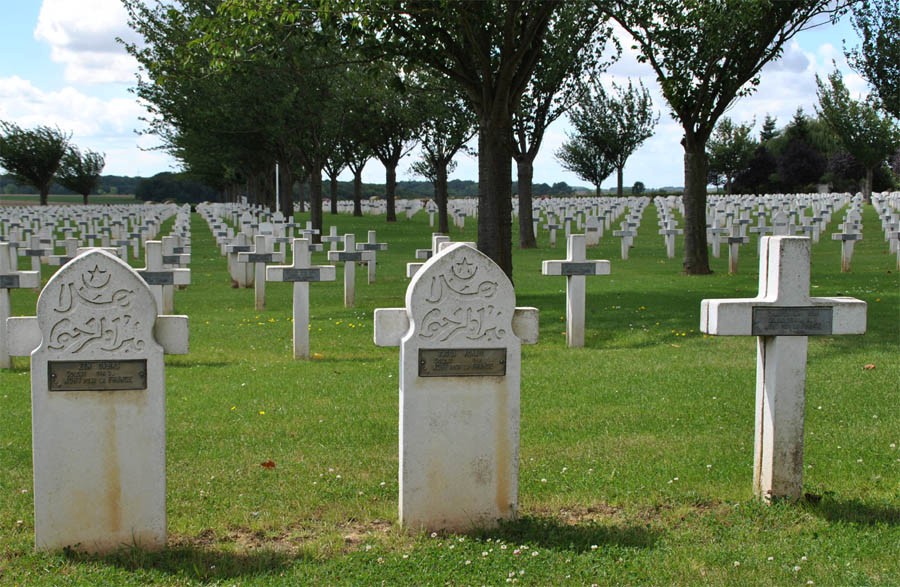 Dompierre-Becquincourt_World_War_I_cemetery